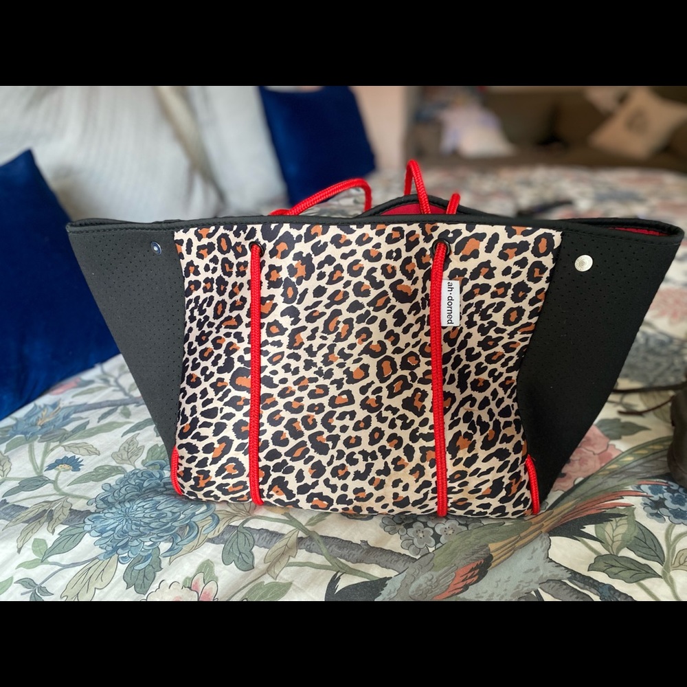 Ah dorned Neoprene tote